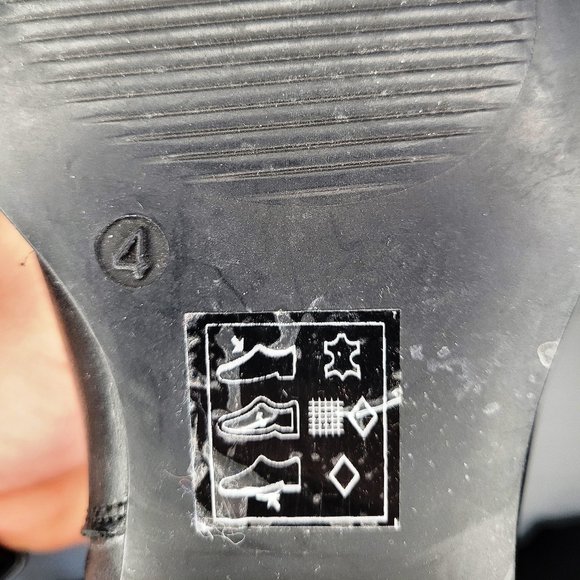 Women Round Toe Black Knee High Boot - Picture 4 of 7